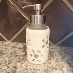 Norwex Foaming Soap Dispenser - Snowflake Design